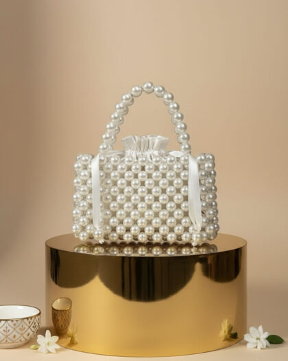 Glossy Pearl Box Handbag – Off White